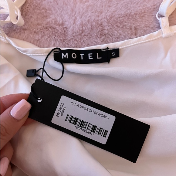 Motel Rocks Satin Dress - Picture 3 of 5